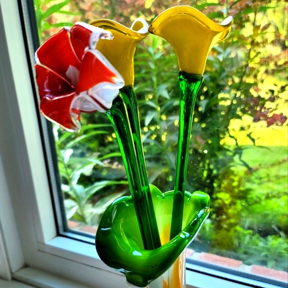 Glass Vase with 3 Flower Stems - Picture 3 of 8